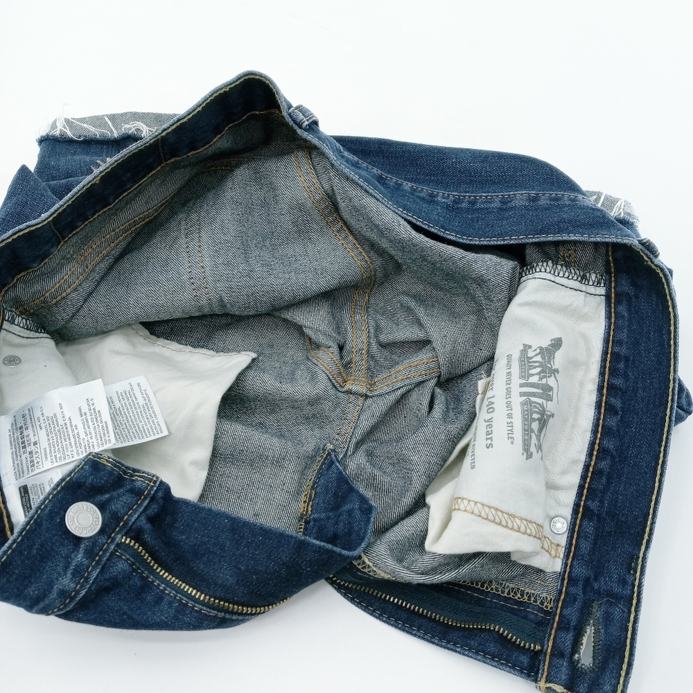 Levi's 501 Cuffed Bermuda Shorts - Picture 8 of 8